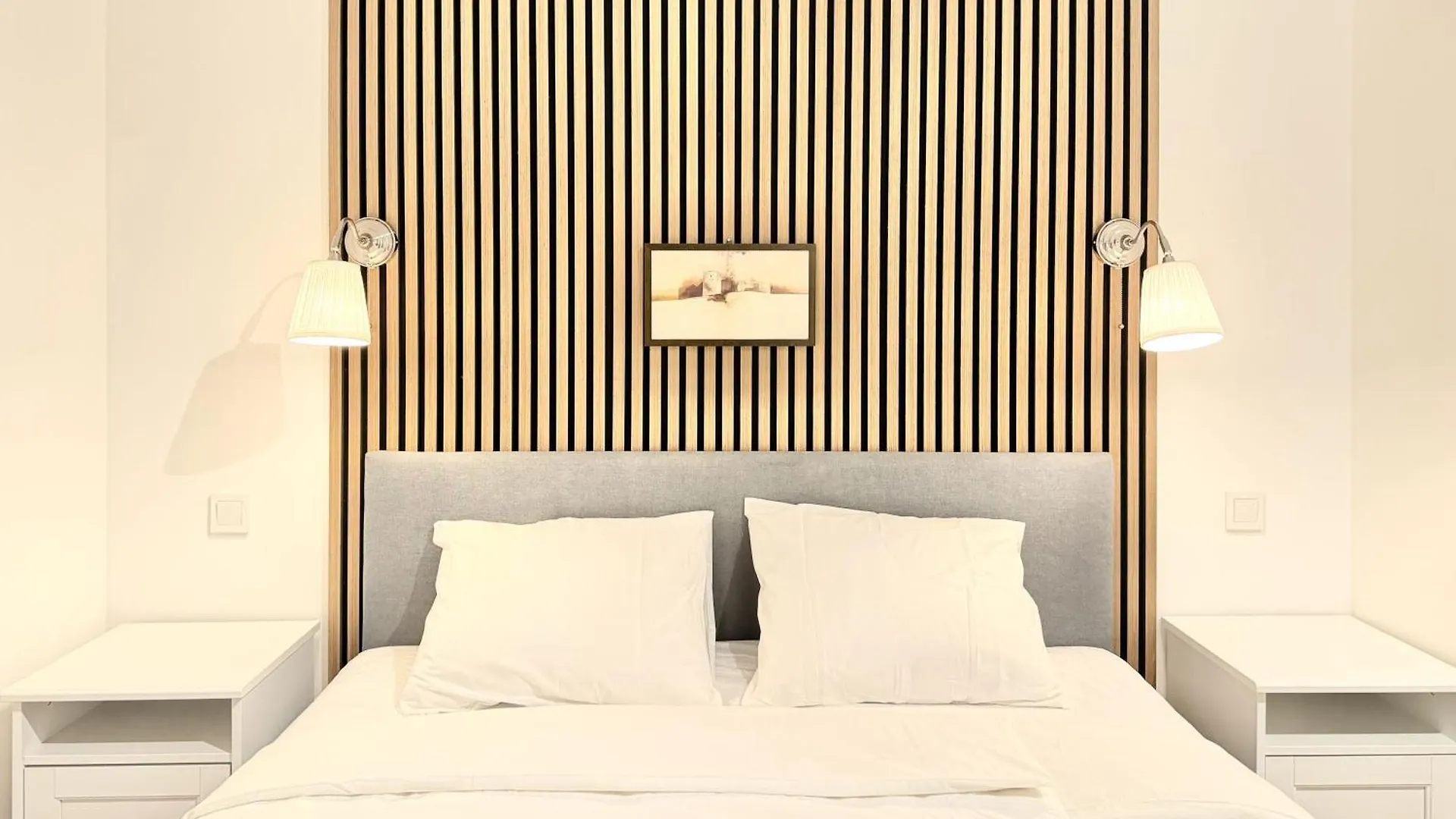 Newly Renovated Apartment At Yppenplatz Vienna