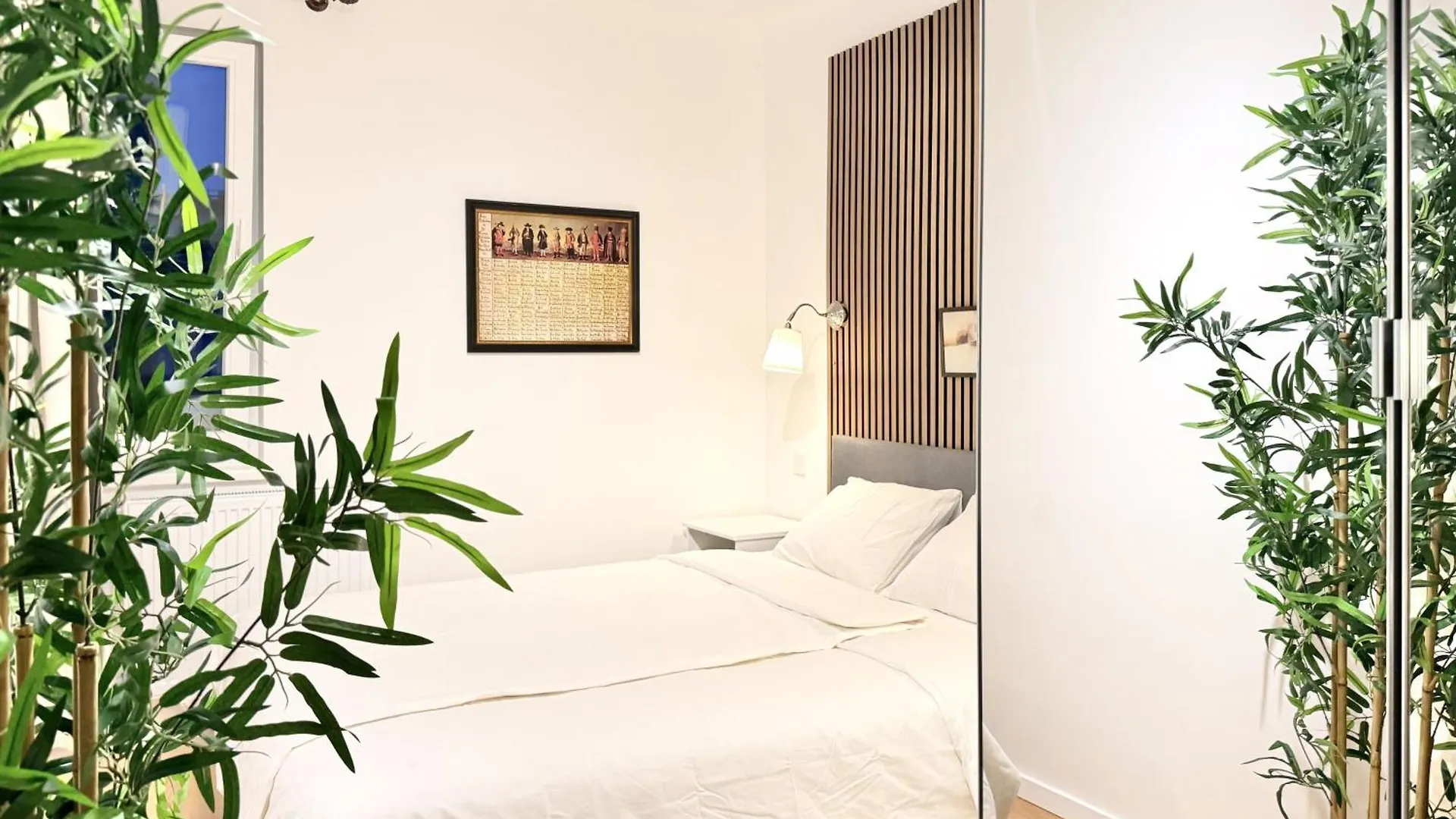 Newly Renovated Apartment At Yppenplatz Vienna