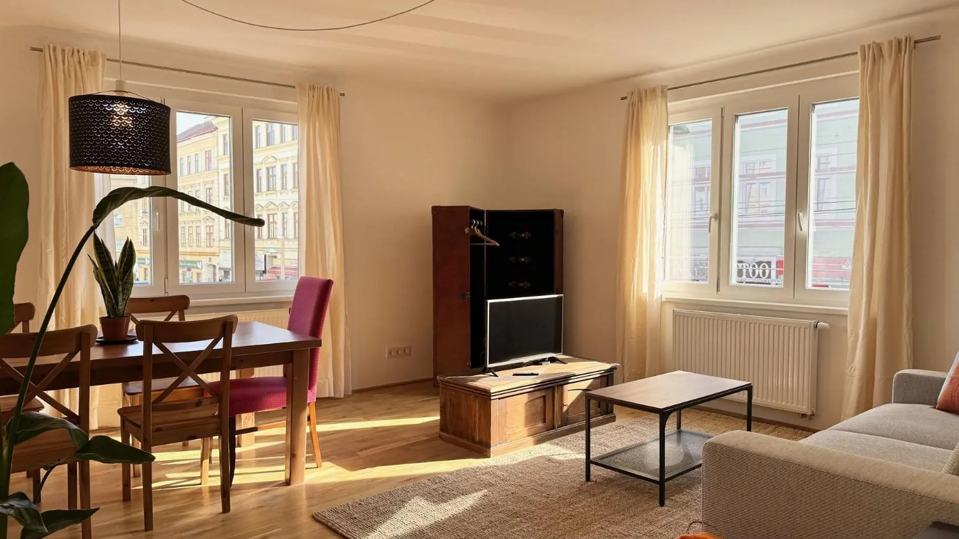 Newly Renovated Apartment At Yppenplatz Vienna Austria