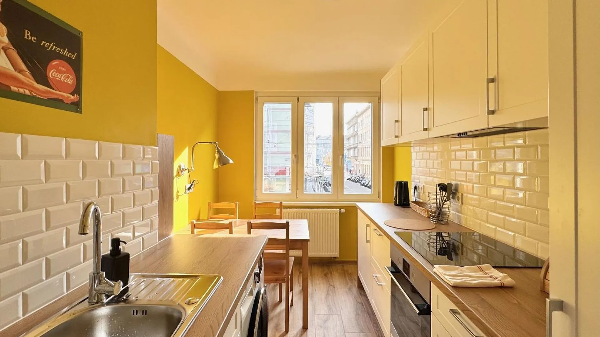 Newly Renovated Apartment At Yppenplatz Vienna 0*,